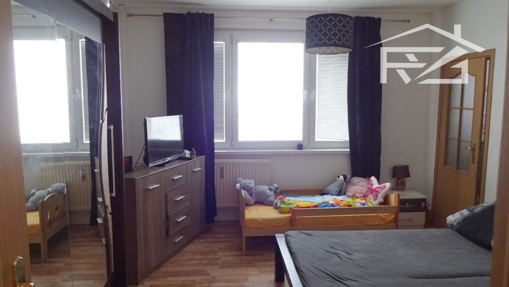 Predaj 3-izbový byt s balkónom - Giraltovce