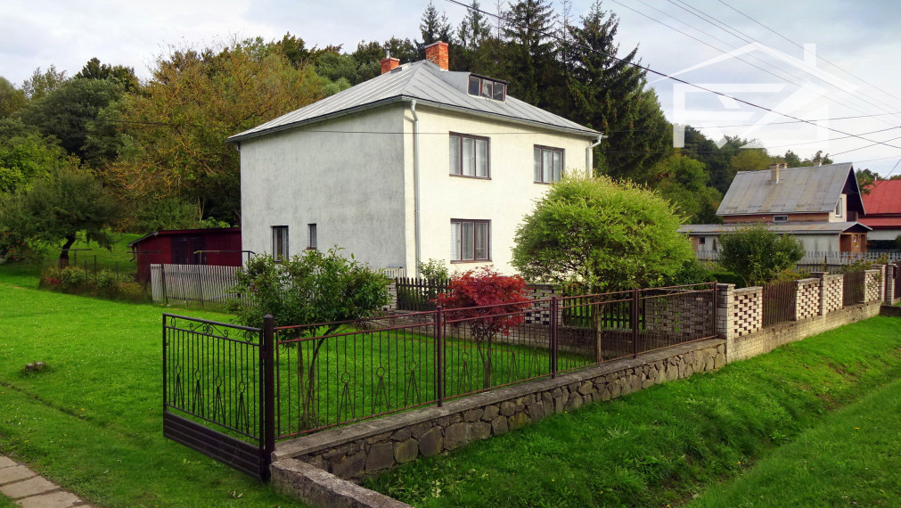 Predaj - dom s garážou - Medzilaborce