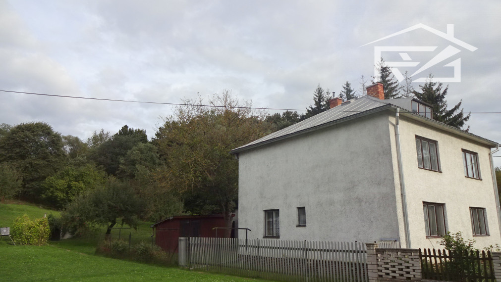 Predaj - dom s garážou - Medzilaborce