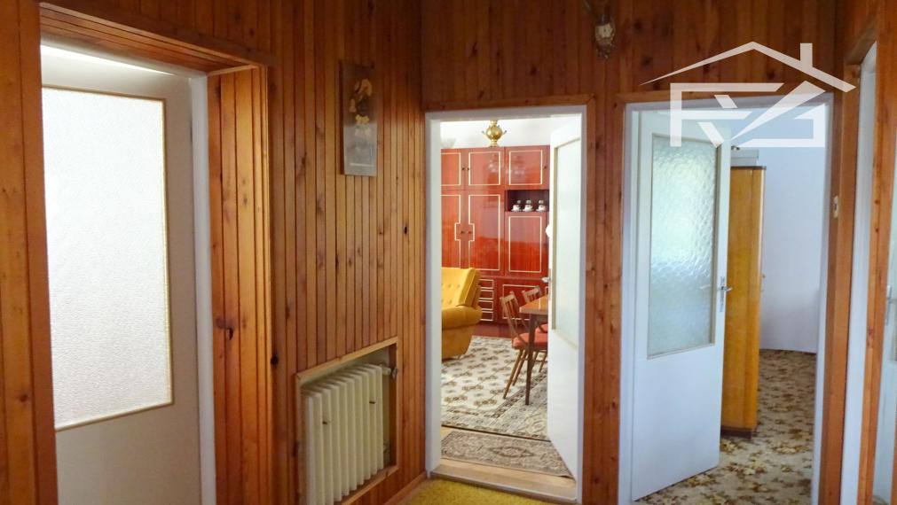 Predaj - dom s garážou - Medzilaborce