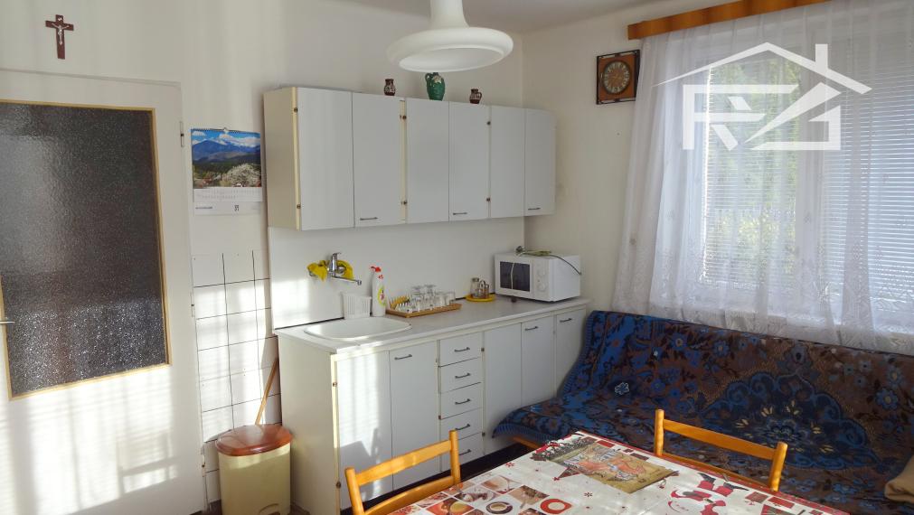 Predaj - dom s garážou - Medzilaborce