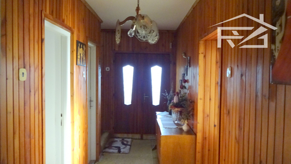 Predaj - dom s garážou - Medzilaborce