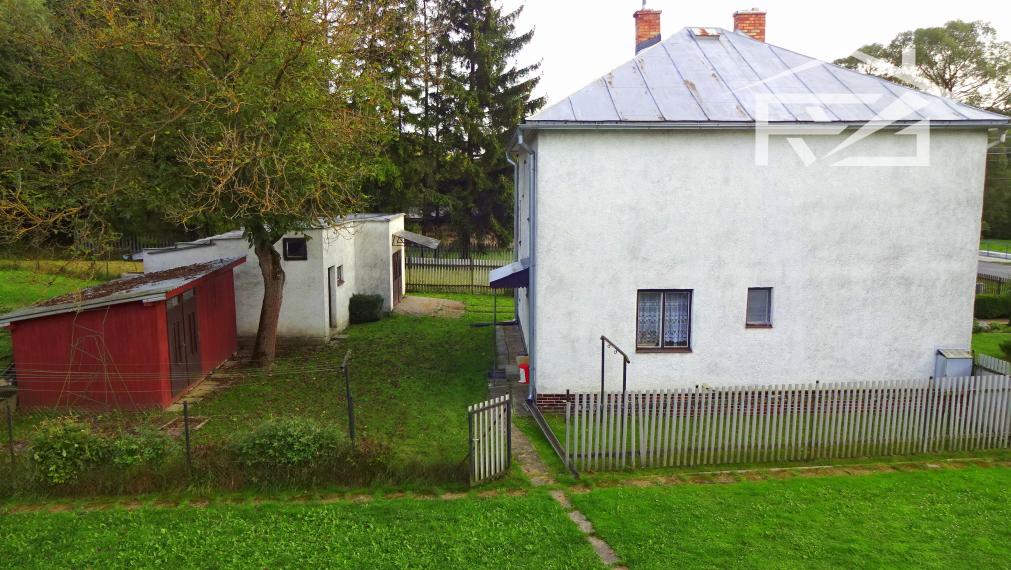 Predaj - dom s garážou - Medzilaborce