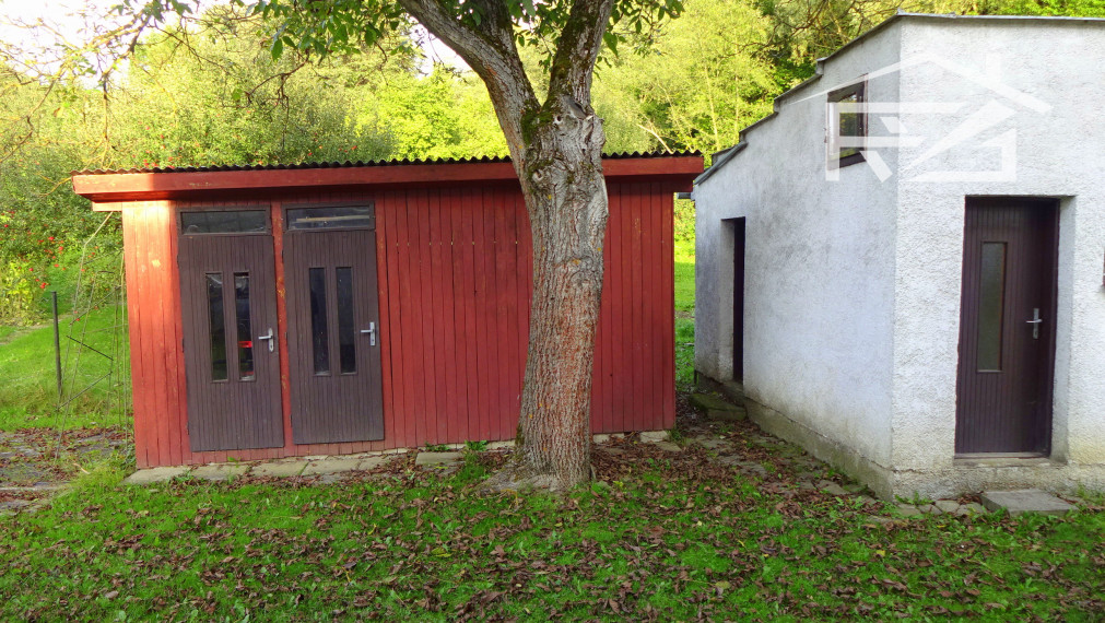 Predaj - dom s garážou - Medzilaborce