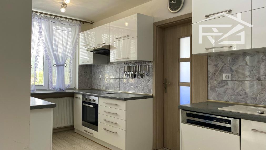 Predaj priestranný 4-izbový byt + balkón ML