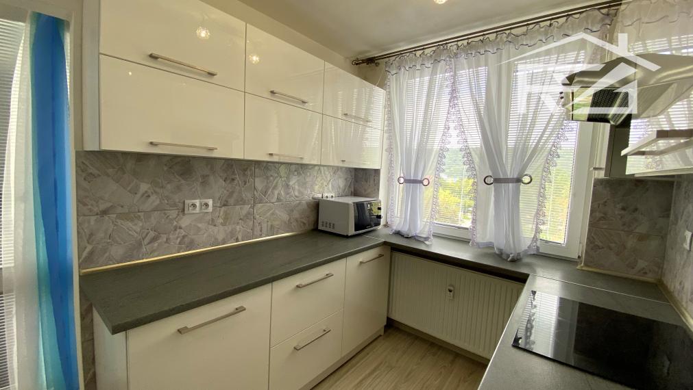 Predaj priestranný 4-izbový byt + balkón ML