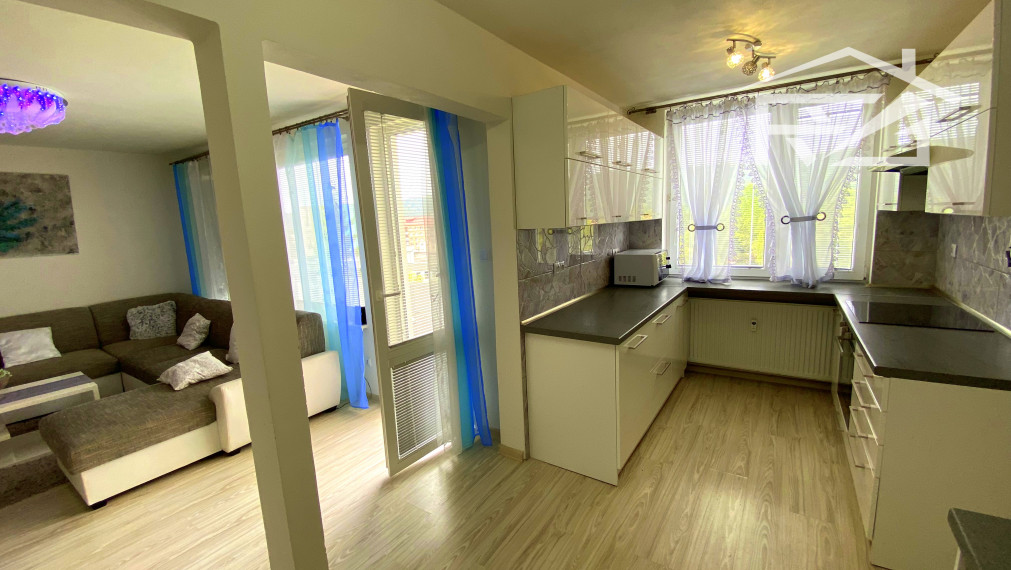 Predaj priestranný 4-izbový byt + balkón ML