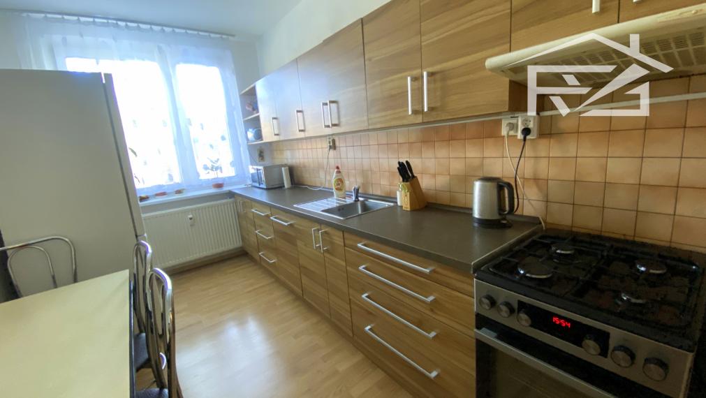 Predaj 4-izbový byt + veľký balkón M-laborce