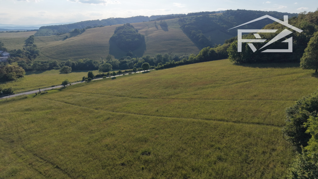 Stavebný pozemok (2 148 m²) doslova na hranici Humenného