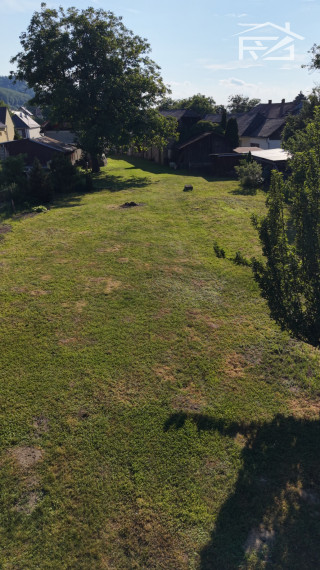 Dom na rekonštrukciu + STAVEBNÝ POZEMOK (2 374 m2)