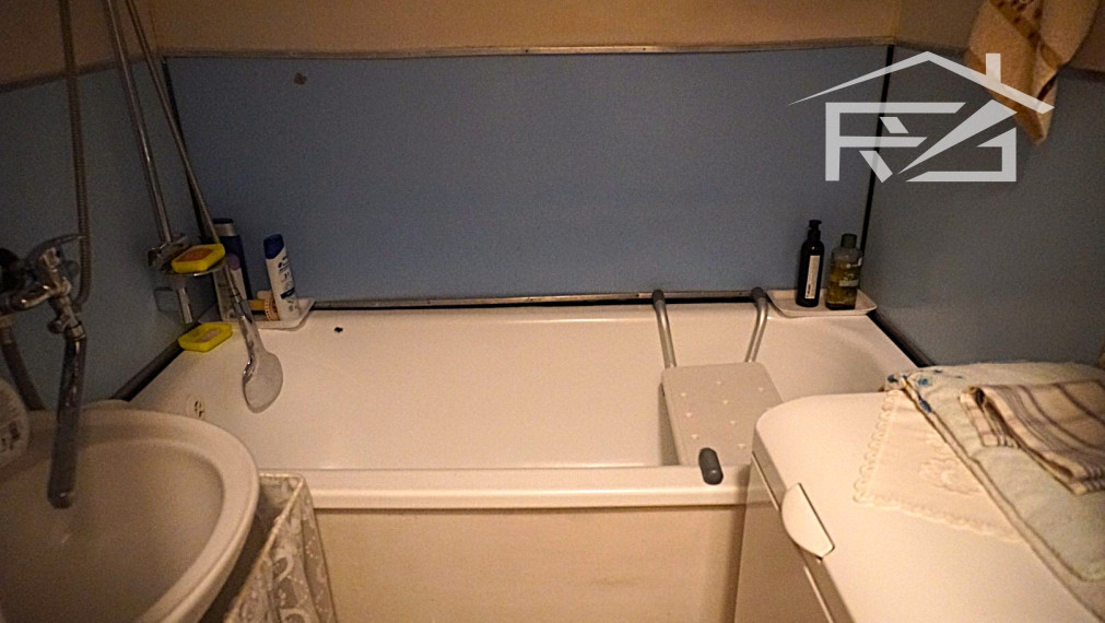 Predaj 2,5-izbový byt + balkón - centrum HE