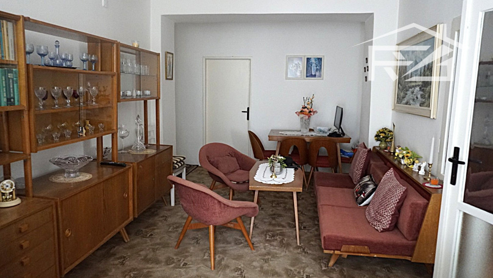 Predaj 2,5-izbový byt + balkón - centrum HE