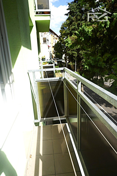 Predaj 2,5-izbový byt + balkón - centrum HE