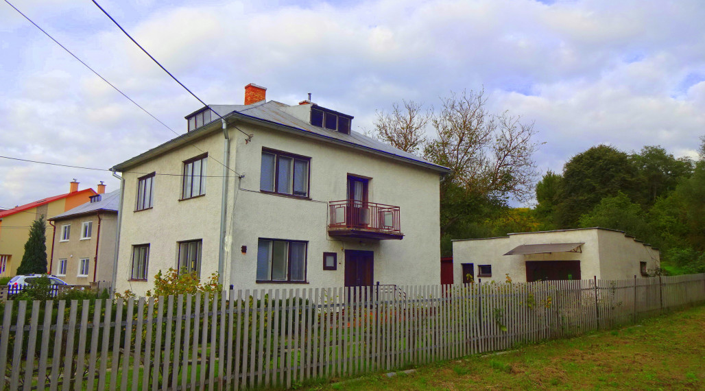 Predaj - dom s garážou - Medzilaborce