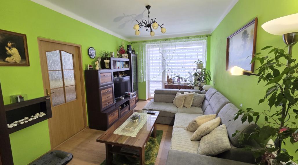 Predaj 3,5-izbový byt + balkón - centrum Medzilaborce