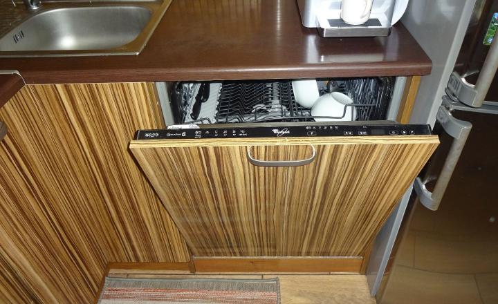 Predaj pekný 3-izbový zrekonštruovaný byt ML - fotografia 8