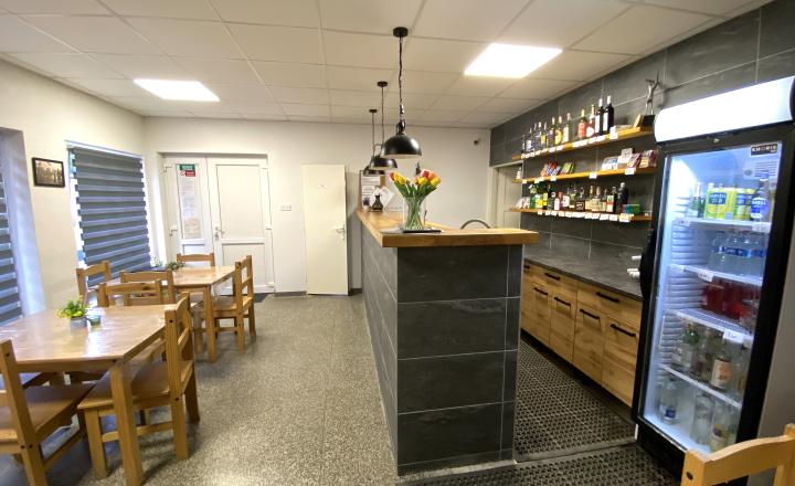 Predaj/Prenájom polyfunkčnej budovy v centre obce Čabalovce - fotografia 4