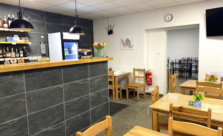 Predaj/Prenájom polyfunkčnej budovy v centre obce Čabalovce - fotografia 9
