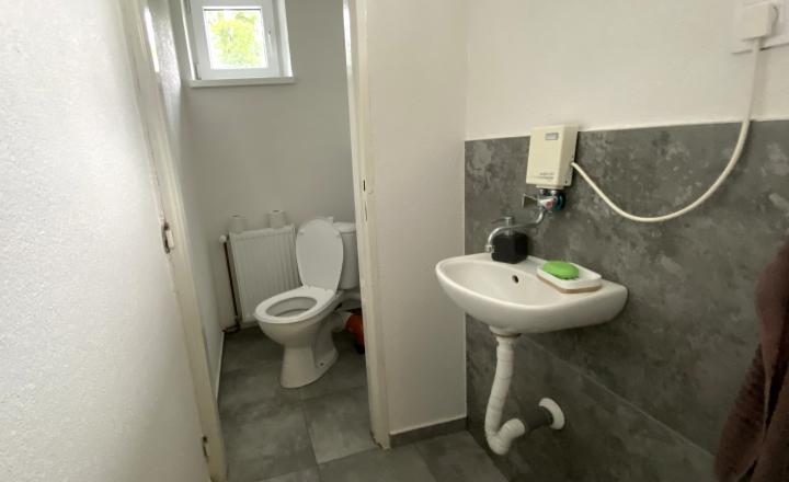 Predaj/Prenájom polyfunkčnej budovy v centre obce Čabalovce - fotografia 16