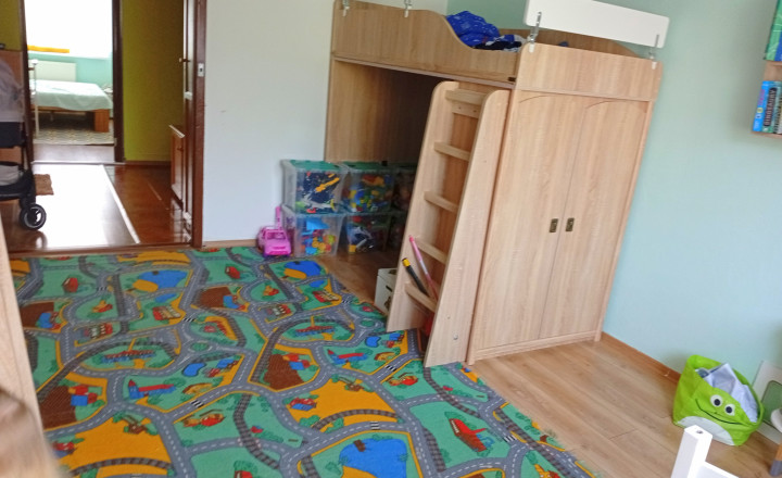 Predaj 3-izbový byt s loggiou, možná dohoda - fotografia 18
