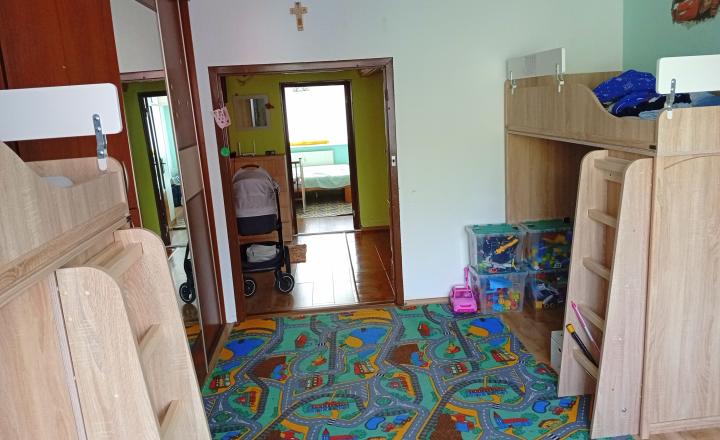 Predaj 3-izbový byt s loggiou, možná dohoda - fotografia 19