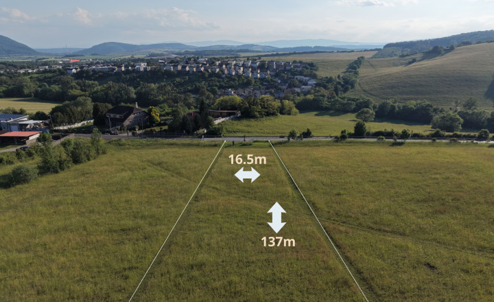 Stavebný pozemok (2 148 m²) doslova na hranici Humenného - fotografia 2