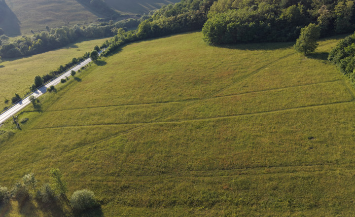 Stavebný pozemok (2 148 m²) doslova na hranici Humenného - fotografia 4