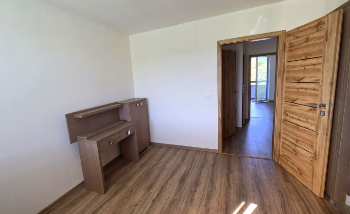 Predaj novo zrekonštruovaný 4-izbový byt + loggia ML - fotografia 5