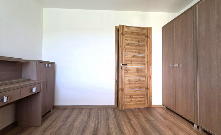 Predaj novo zrekonštruovaný 4-izbový byt + loggia ML - fotografia 7