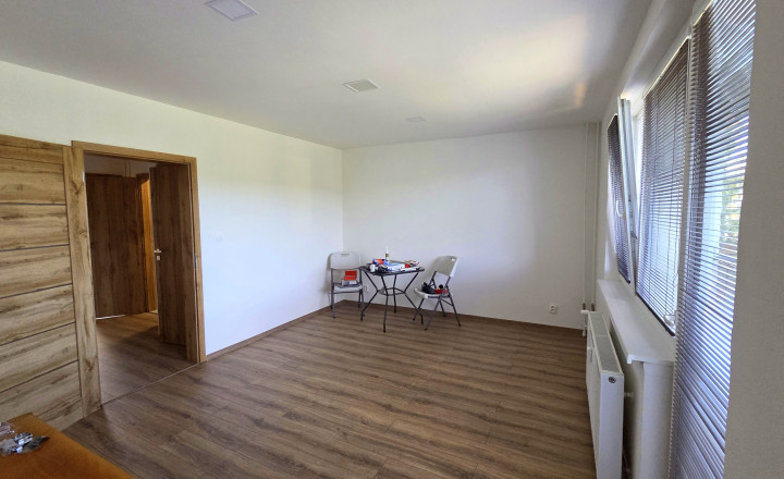Predaj novo zrekonštruovaný 4-izbový byt + loggia ML - fotografia 17
